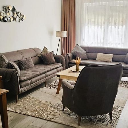 Value Living Apartment Ferizaj Luaran gambar