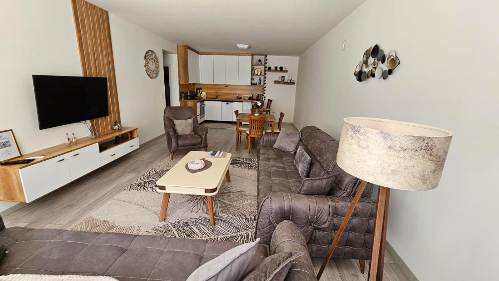 Value Living Apartment Ferizaj Luaran gambar