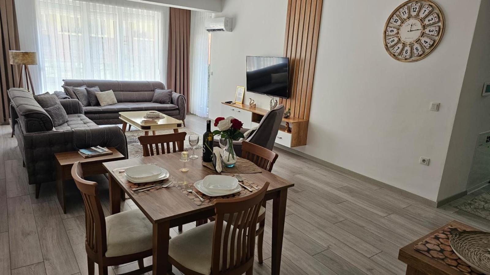 Value Living Apartment Ferizaj Luaran gambar