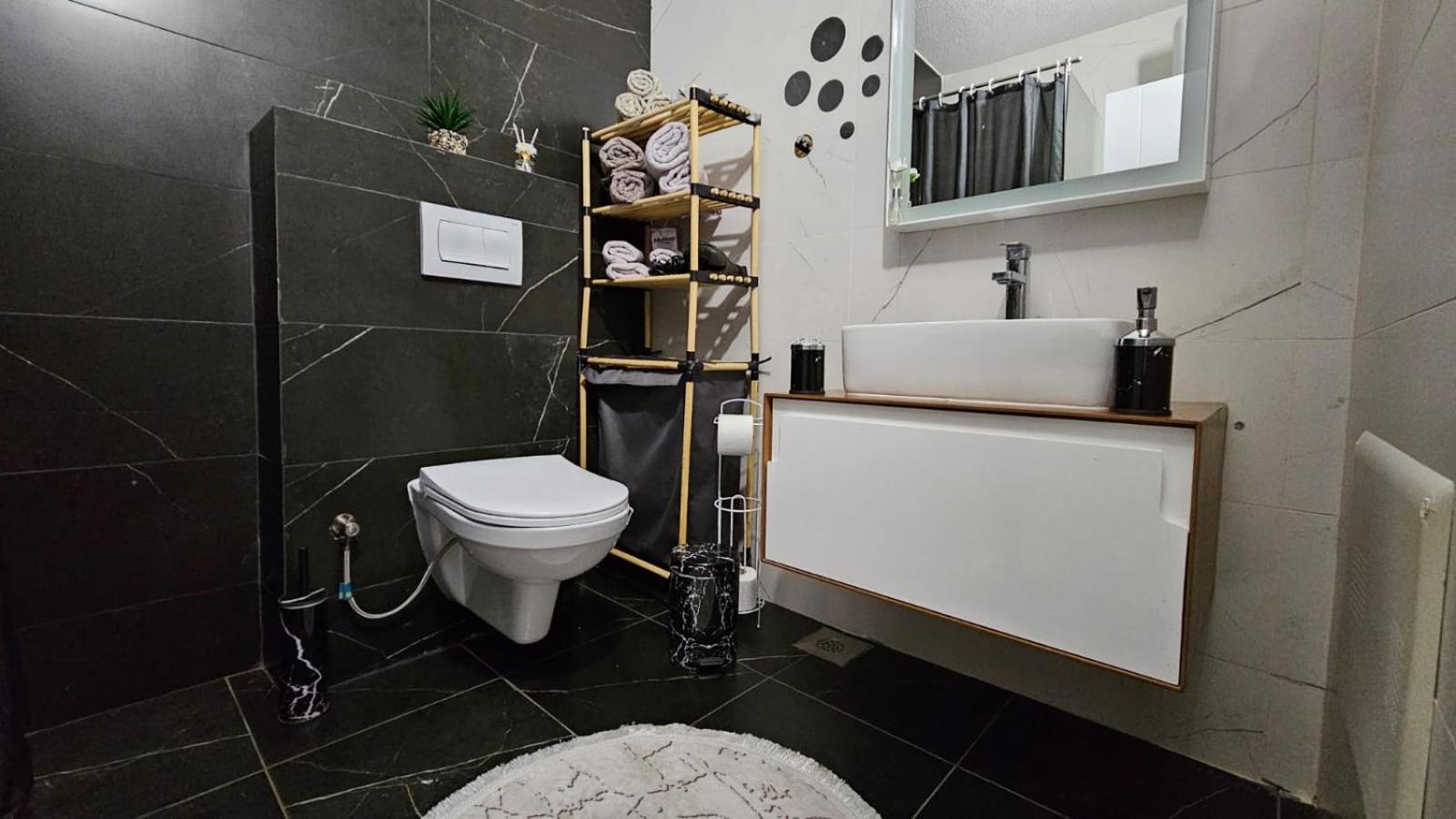 Value Living Apartment Ferizaj Luaran gambar